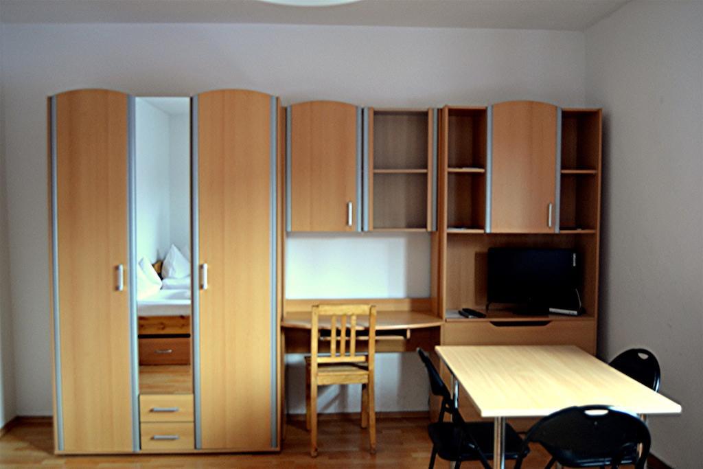 Gaestehaus Sebastian Erding Ruang foto
